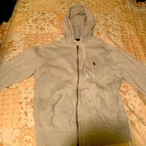 Trying to sell this it doesn’t fit me anymore and just siting in my closet